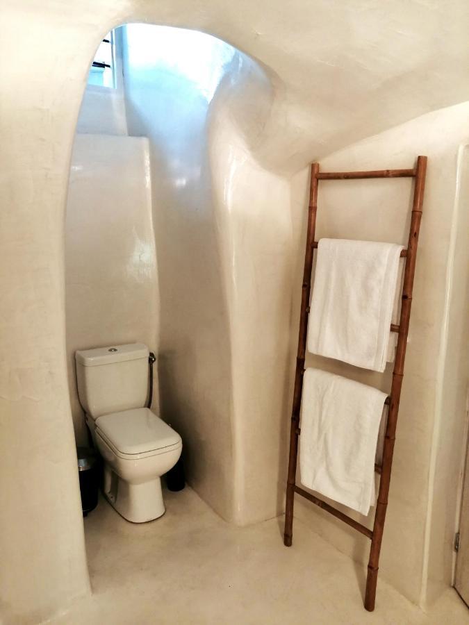 Вилла Santorinian Lava House Пиргос Экстерьер фото